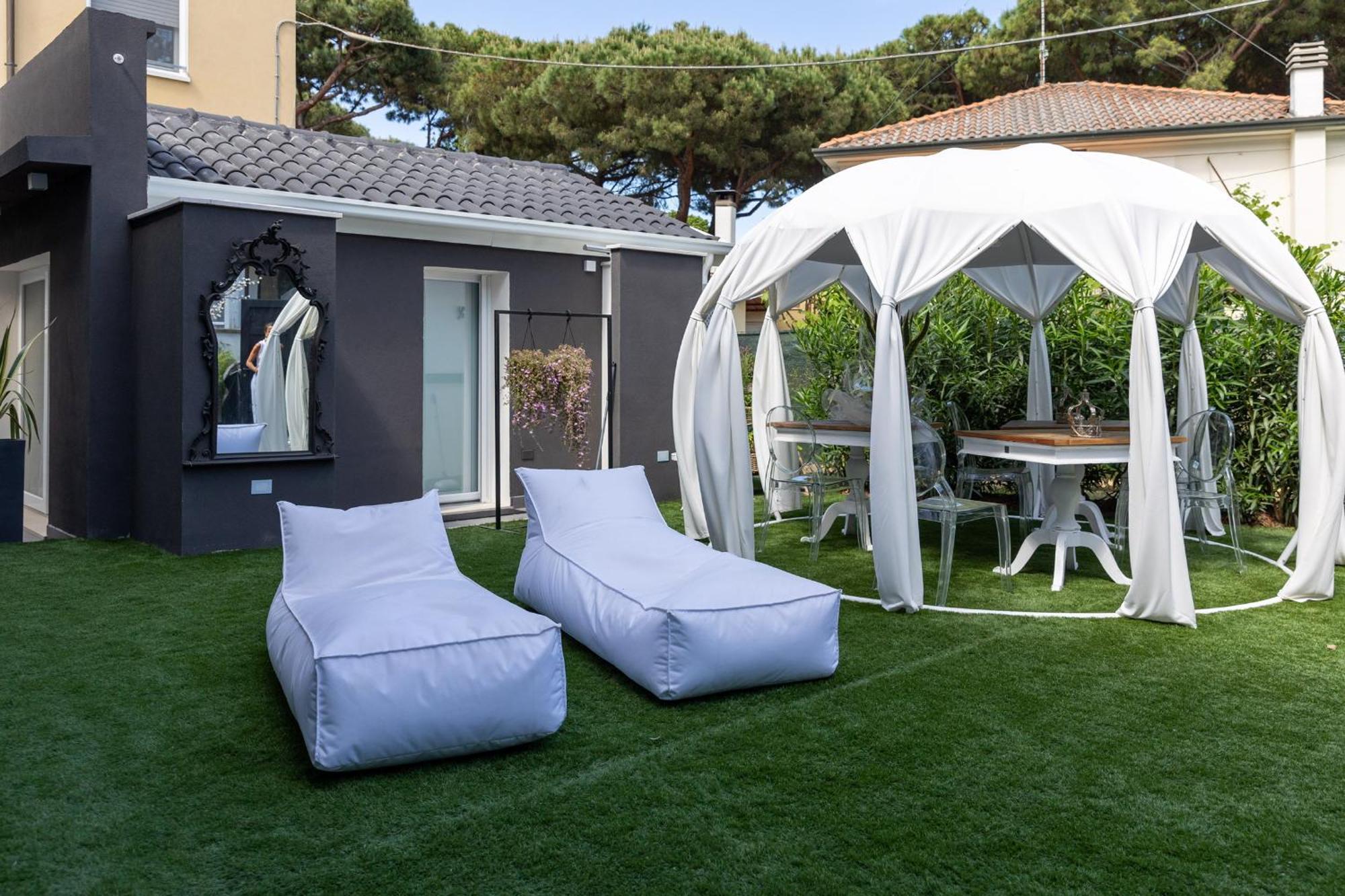 Villa Monti Suites&Aparts Cesenatico Kültér fotó